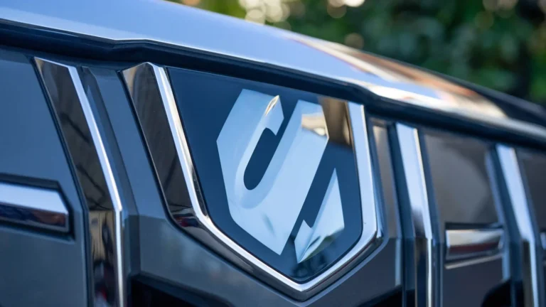 Kenapa Sewa Alphard Hybrid di Bali Naik Daun Menuju 2027